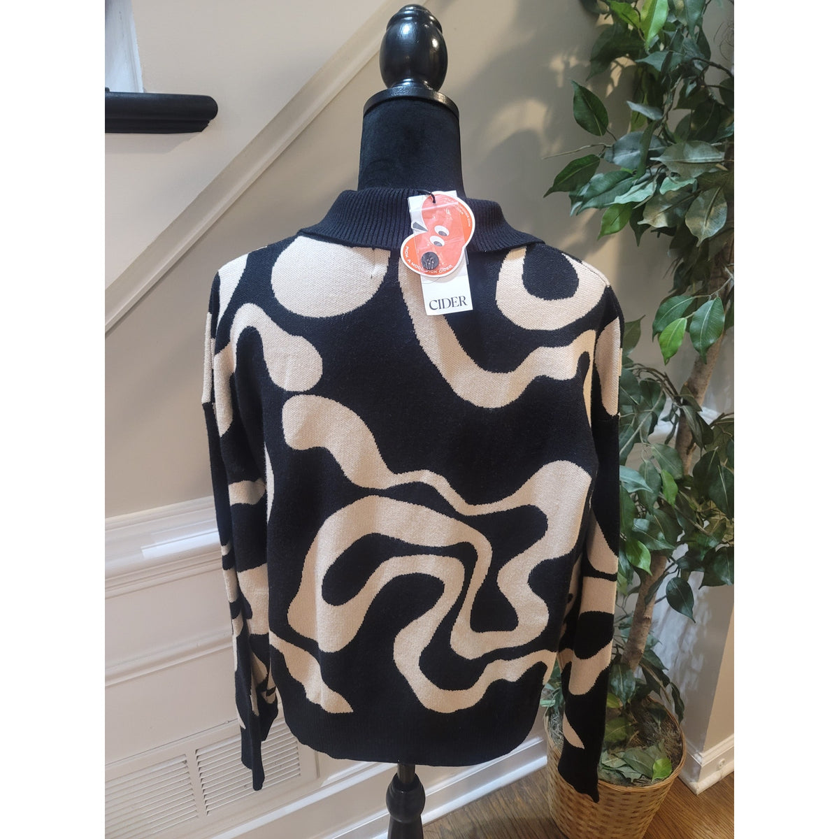 Cider Polo Sweater Women's 2XL Black/Beige Abstract Drop Shoulder Pointed Collar