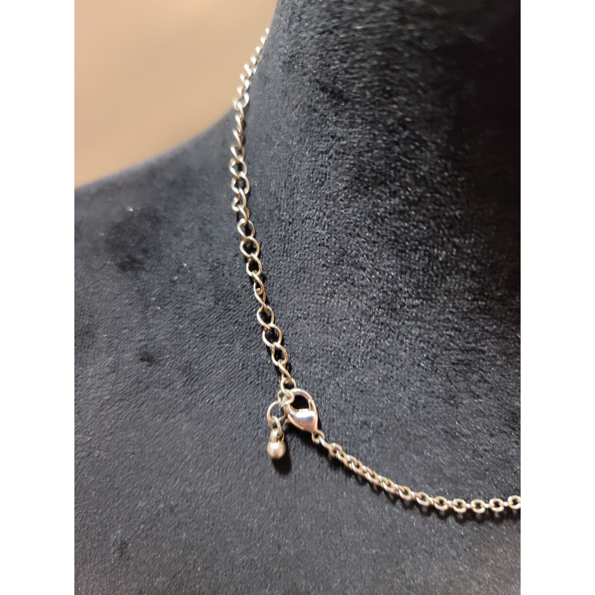Women's Elegant Gold Tone Crystal Necklace With Lobster Clasp Sparkling Design