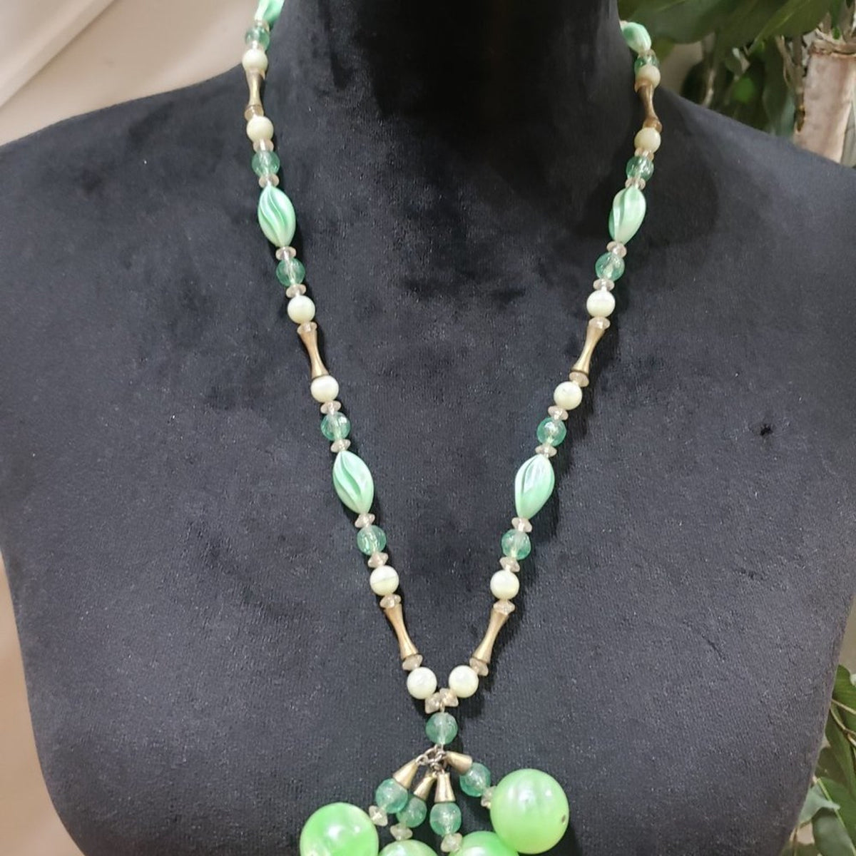 Womens Fashion Long Green Gemstone Faux Pearl Beaded Necklace with Lobster Clasp