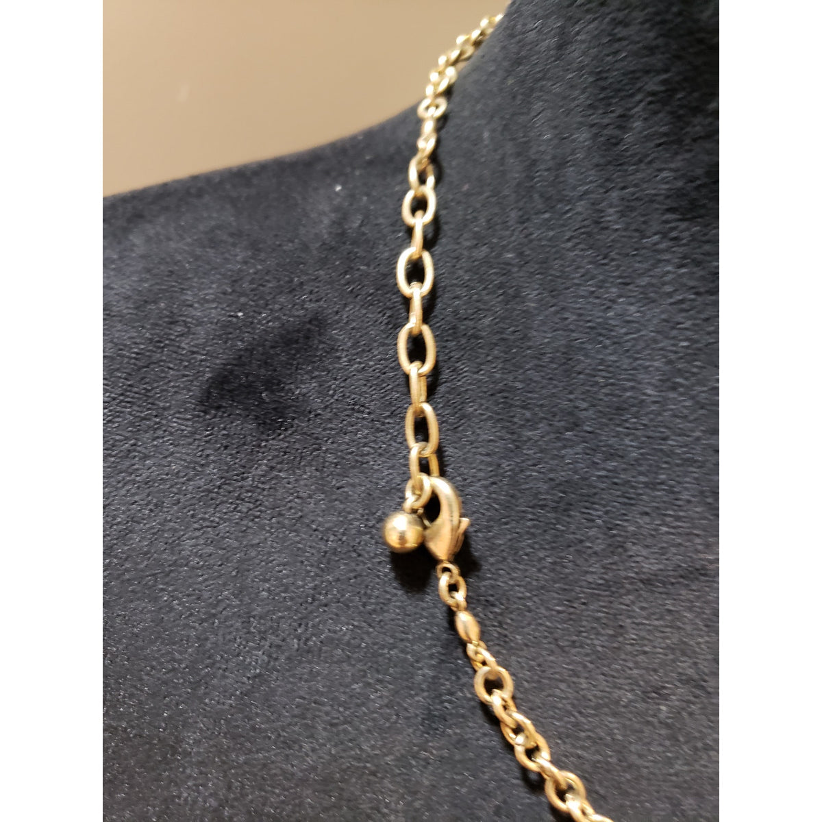 Womens Fashion Gold Tone Multi Faceted Resin & Crystal Floral Statement Necklace