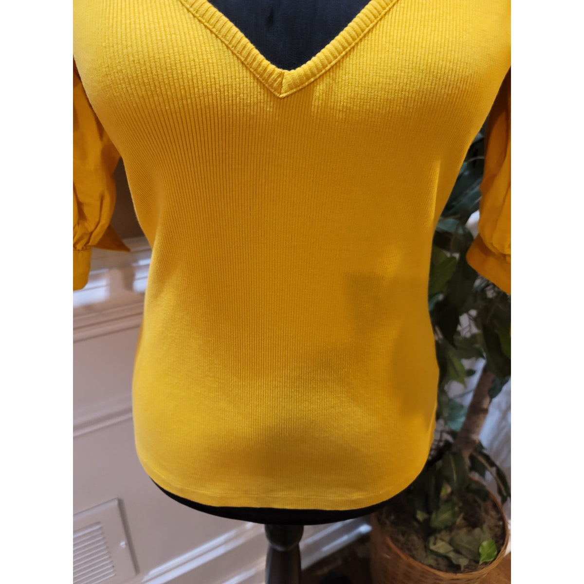 Maeve Blouse Top Women's Small Yellow Ribbed Knit V-Neck Tie-Cuff Puff Sleeves