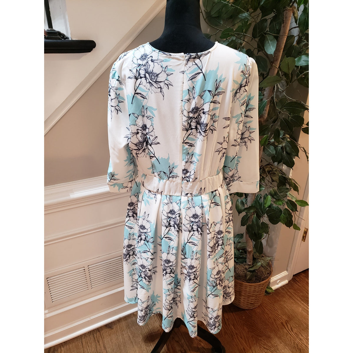 Womens A-Line Dress XL White Floral Empire Waist 3/4 Sleeve Pockets Back Zip