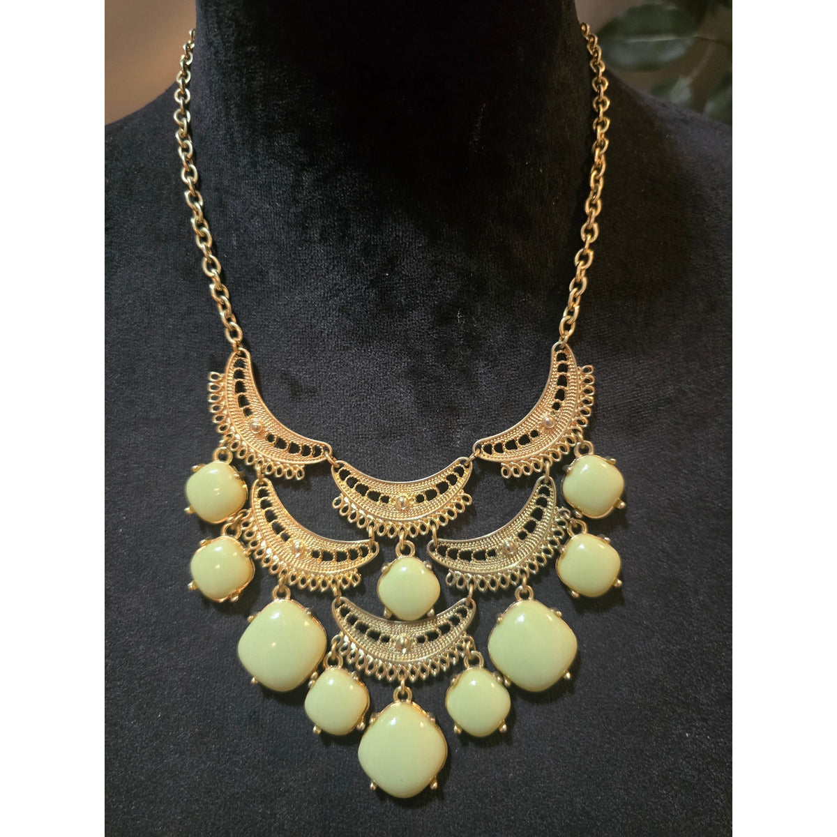 Women's Gold Tone Round Pendant Chain Necklace Adjustable Lobster Clasp Jewelry