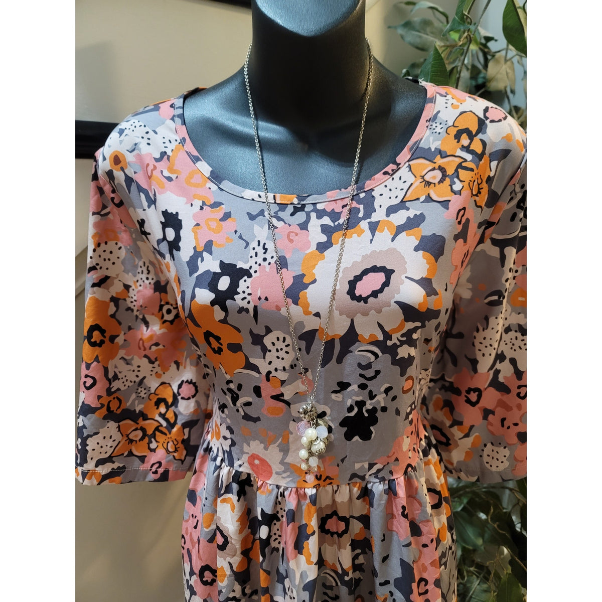 JustFashionNow Maxi Dress Women's Multicolored Short Sleeves Crew Neck Large