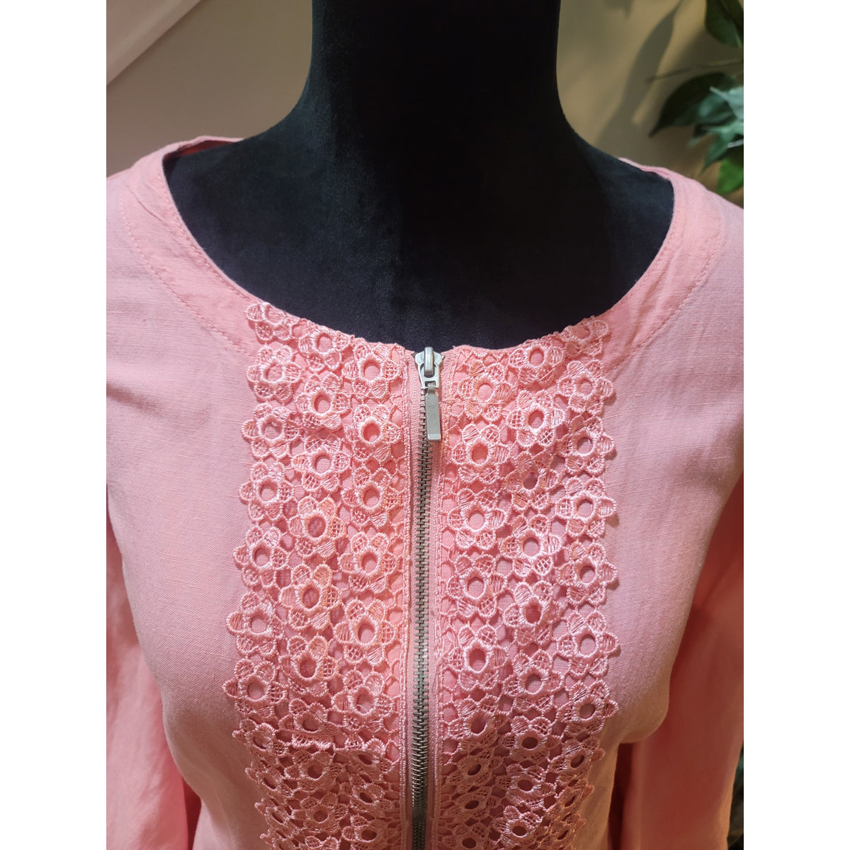 Ruby Rd. Blouse Jacket Women's SZ 18W Pink Crochet Lace Front Zipper Long Sleeve