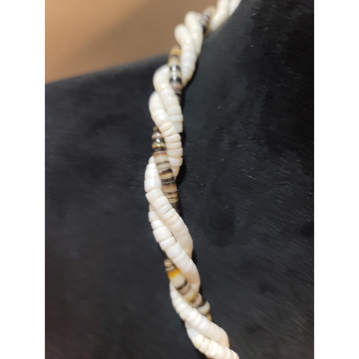Women’s Natural Shell Beaded Twist Fashion Necklace With Barrel Screw Lock
