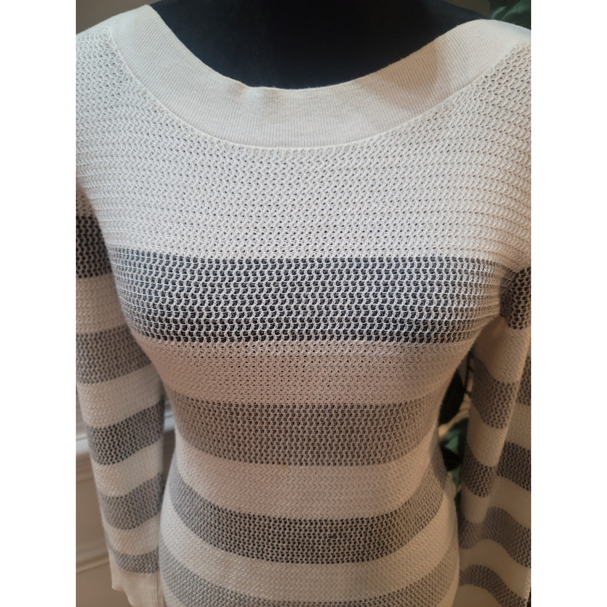 Market & Spruce Pullover Sweater Women's Small White/Gray Striped Boat Neck