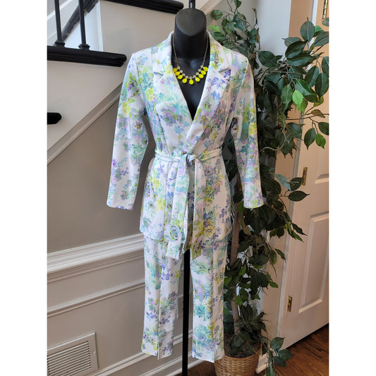 ASOS Design Maternity Pantsuit Size US 2 White Floral Blazer and Trousers Petite