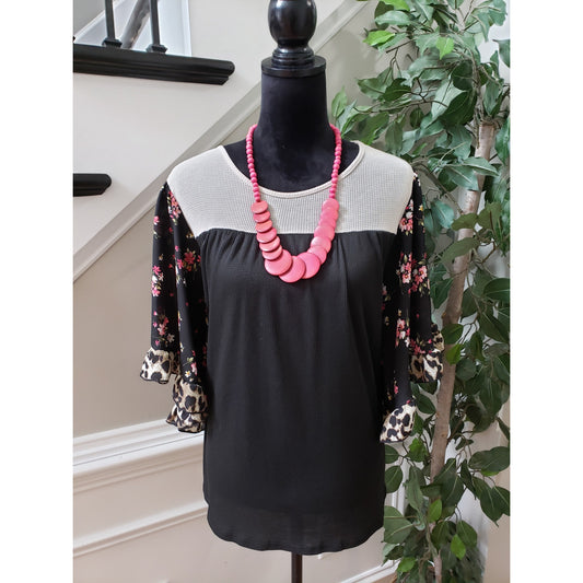 Celeste Top Blouse Women Size Small Black & Beige Floral Short Sleeve Round Neck