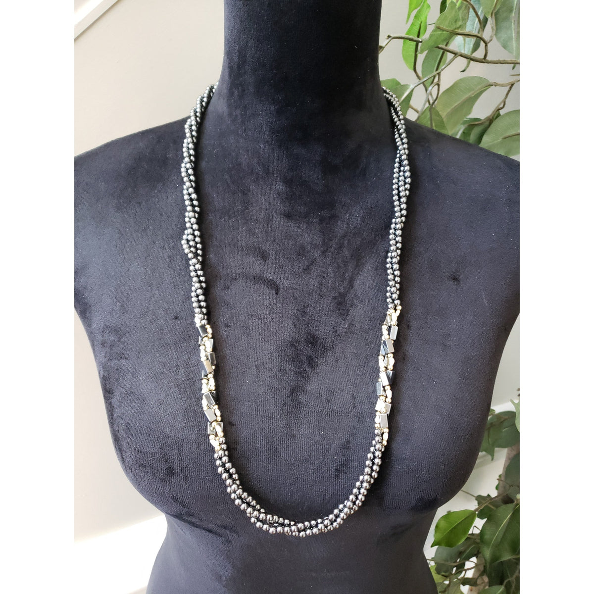 Womens Fashion Metalic Silver Ball Beaded Square Tube Twisted Necklace Jewelry