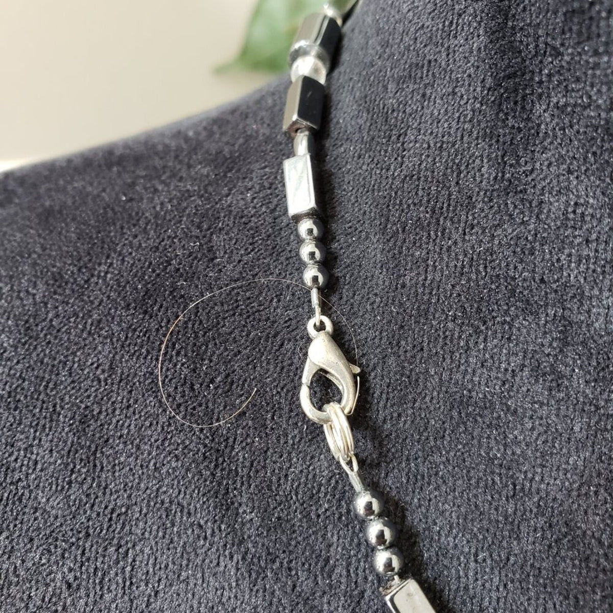Women's Fashion Magnetic Hematite Geo-Shaped Collar Necklace with Lobster Clasp