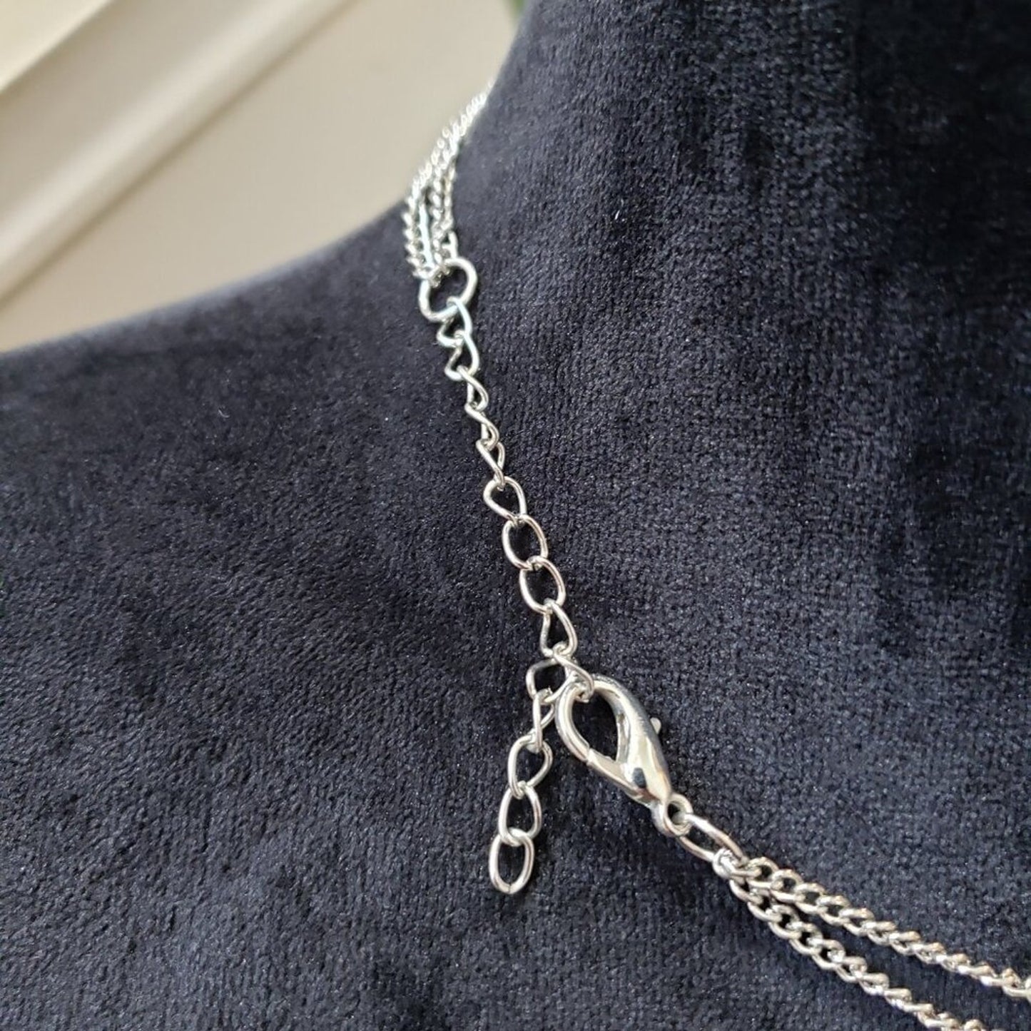 Womens Fashion Sliver Textured Circles Choker Necklace Jewelry with Lobster Clas