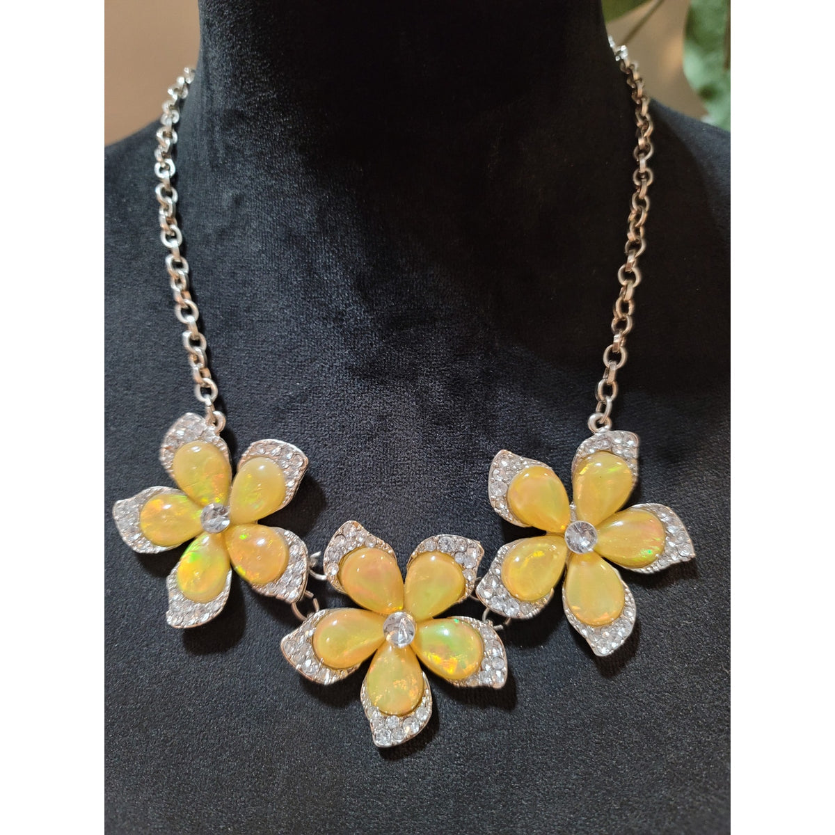 NY Women's Yellow Flower Opal Statement Necklace With Rhinestones Lobster Clasp