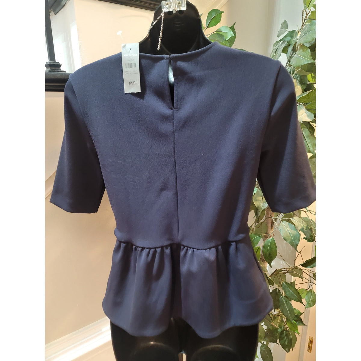 Ann Taylor Peplum Top XS Navy Embellished Short Sleeve Pullover Casual Party