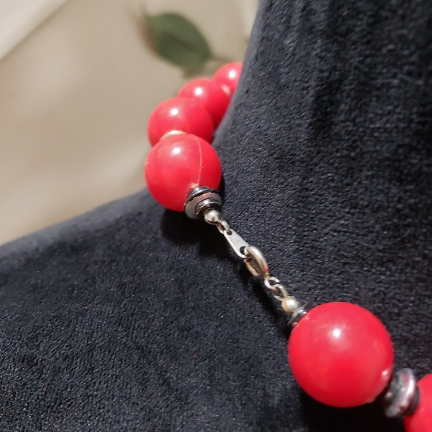 Womens Fashion Round Big Red Agate Beaded Bib Necklace Jewelry with Spring Clasp