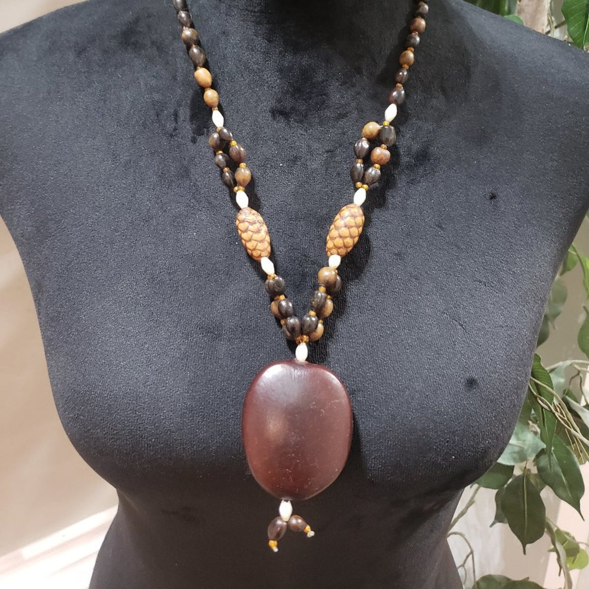 Womens Fashion Black Beads Brown Pendant Collar Necklace