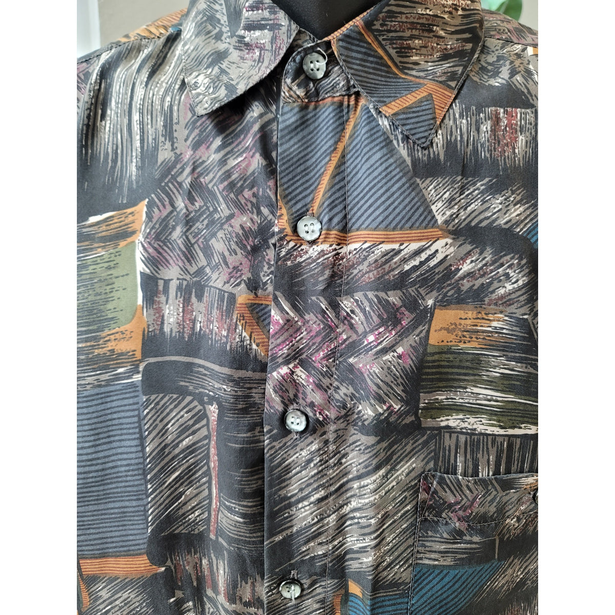 Santana Button Up Shirt Men's Size Medium Multicolor 100% Silk Geometric Print