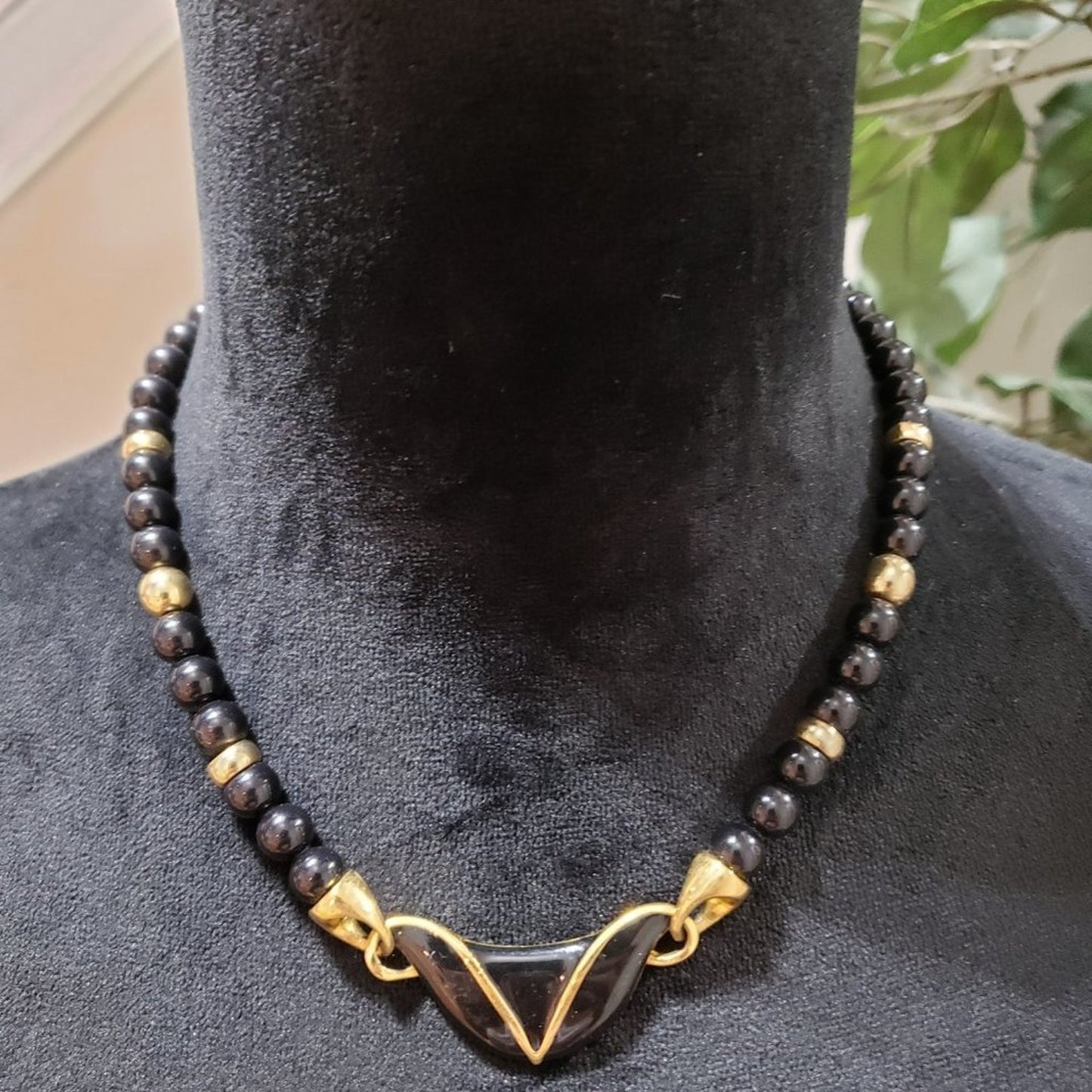 Womens Fashion Chunky Napier Black Gold Metal Enamel Resin Beads Collar Necklace