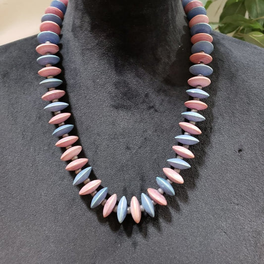 Women Fashion Gorgeous Oyster Shell Southwest Beaded Necklace with Round Clasp