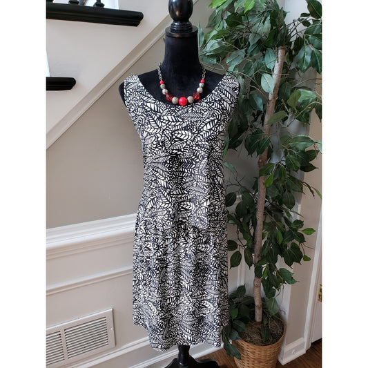 Robert Louis Fit & Flare Dress Womens Size 1X White Black Leaf Print Round Neck