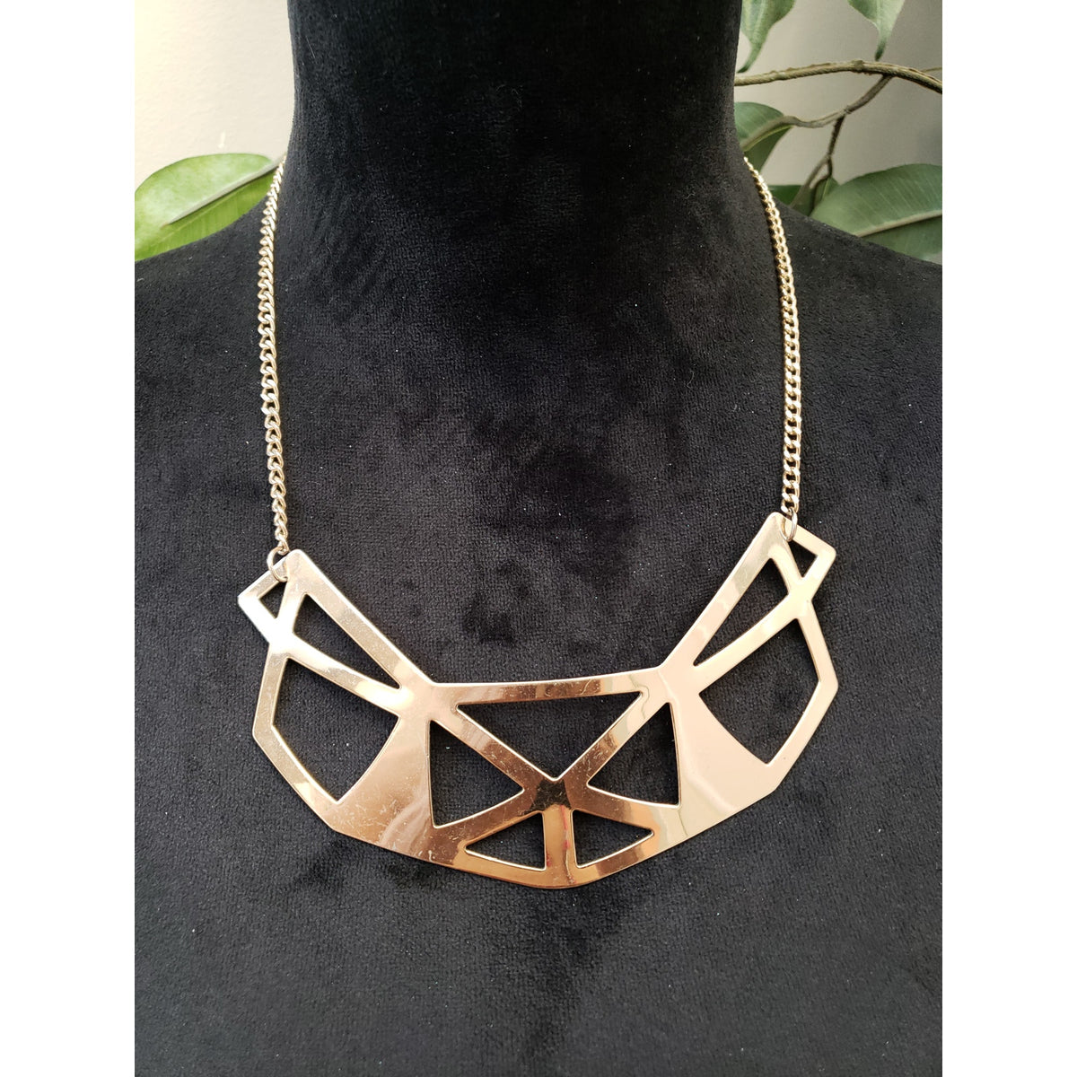 Womens Graceful Gold Tone Geo Cutout Statement Necklace Jewelry with Lobster