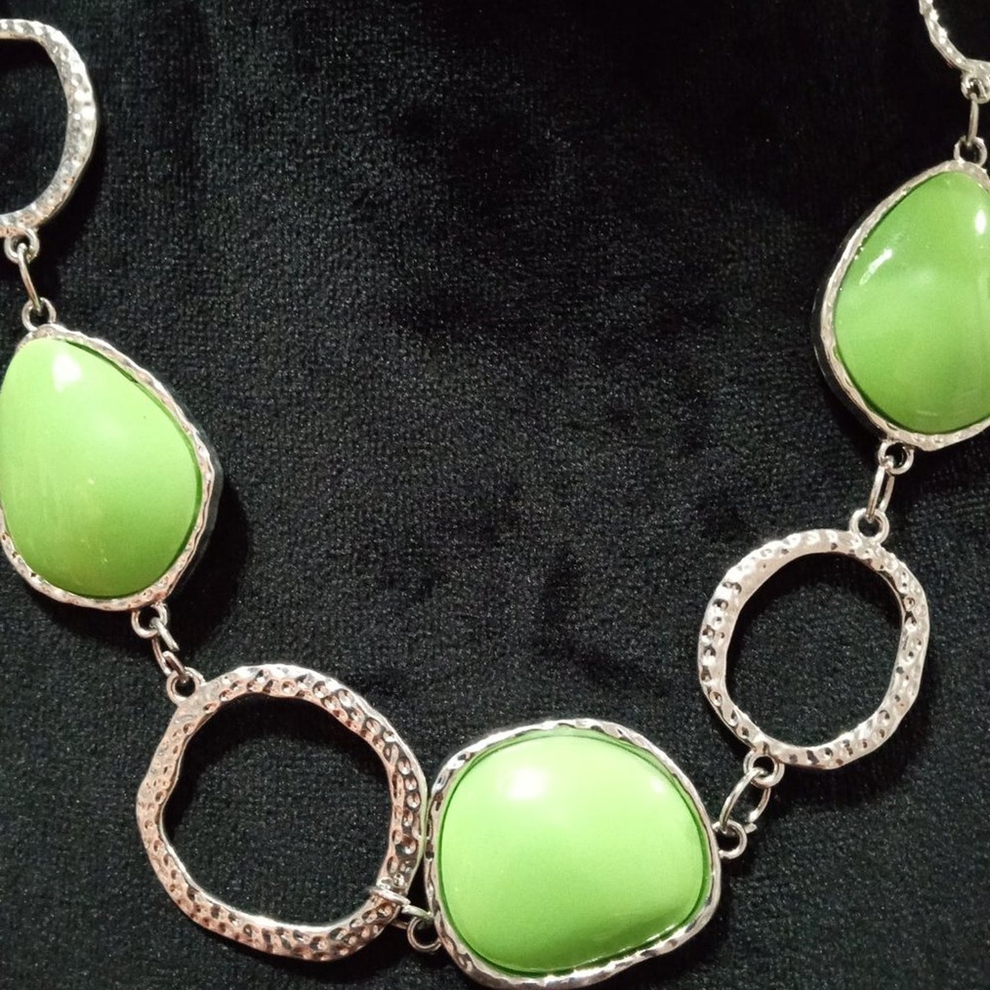 Womens Fashion Silver Hollow Circles Green Rhinestone Beads Necklace w/ Lobster
