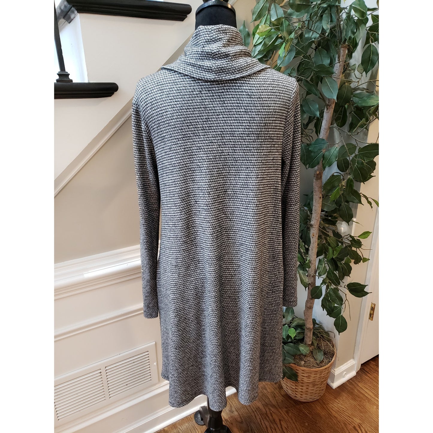AGB Sweater Dress Women's Medium Black Gray Checked Knit Long Sleeve Cowl Neck