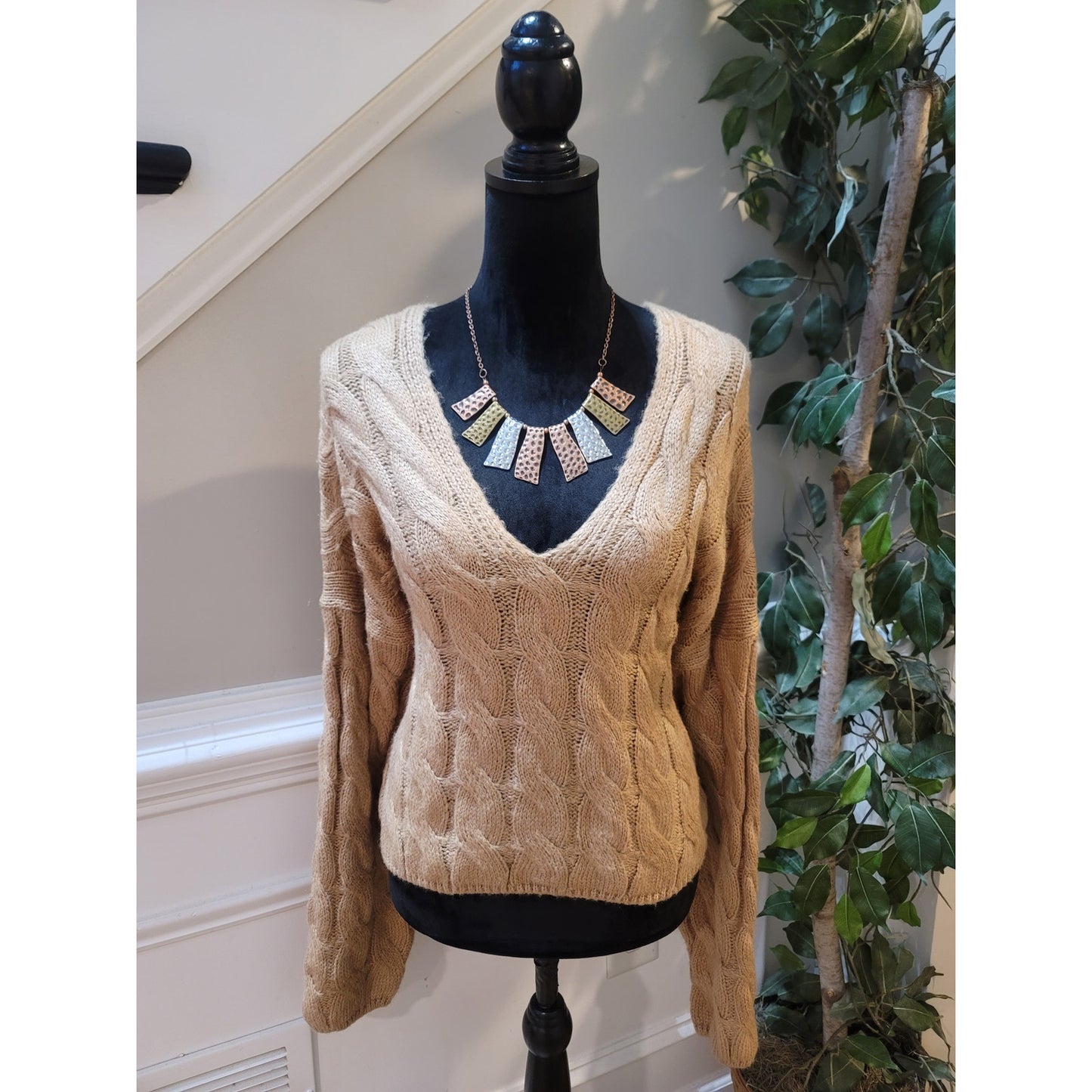 Double Zero Cable Knit Sweater Women's M Beige V-Neck Long Sleeve Pullover