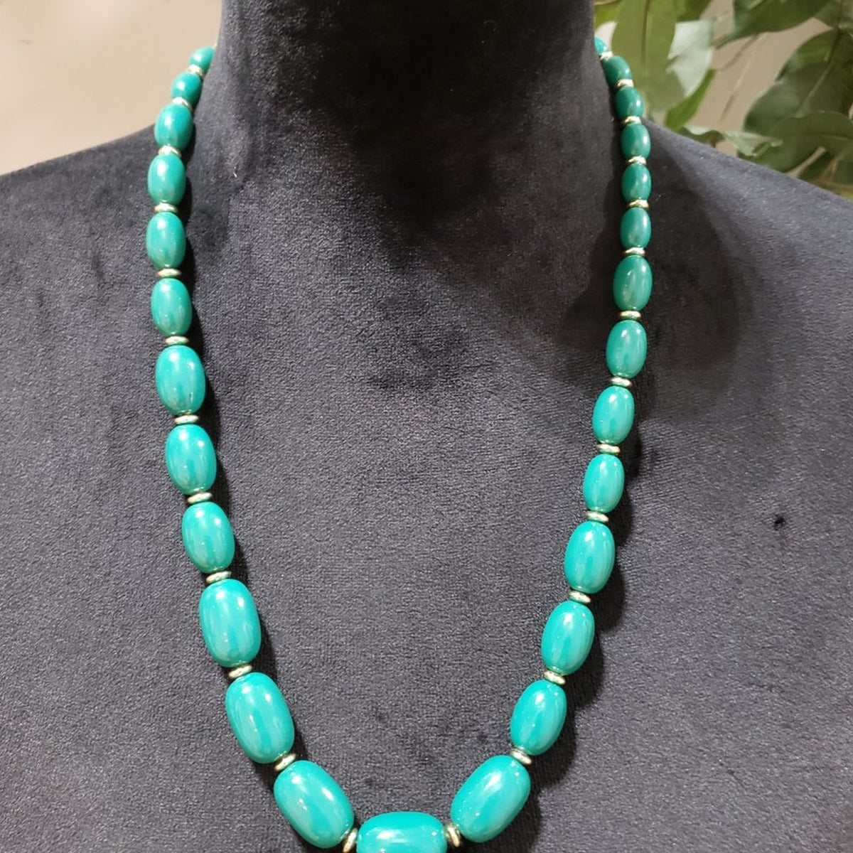 Womens Fashion Chunky Green Rhinestones Beaded Collar Necklace with Round Clasp