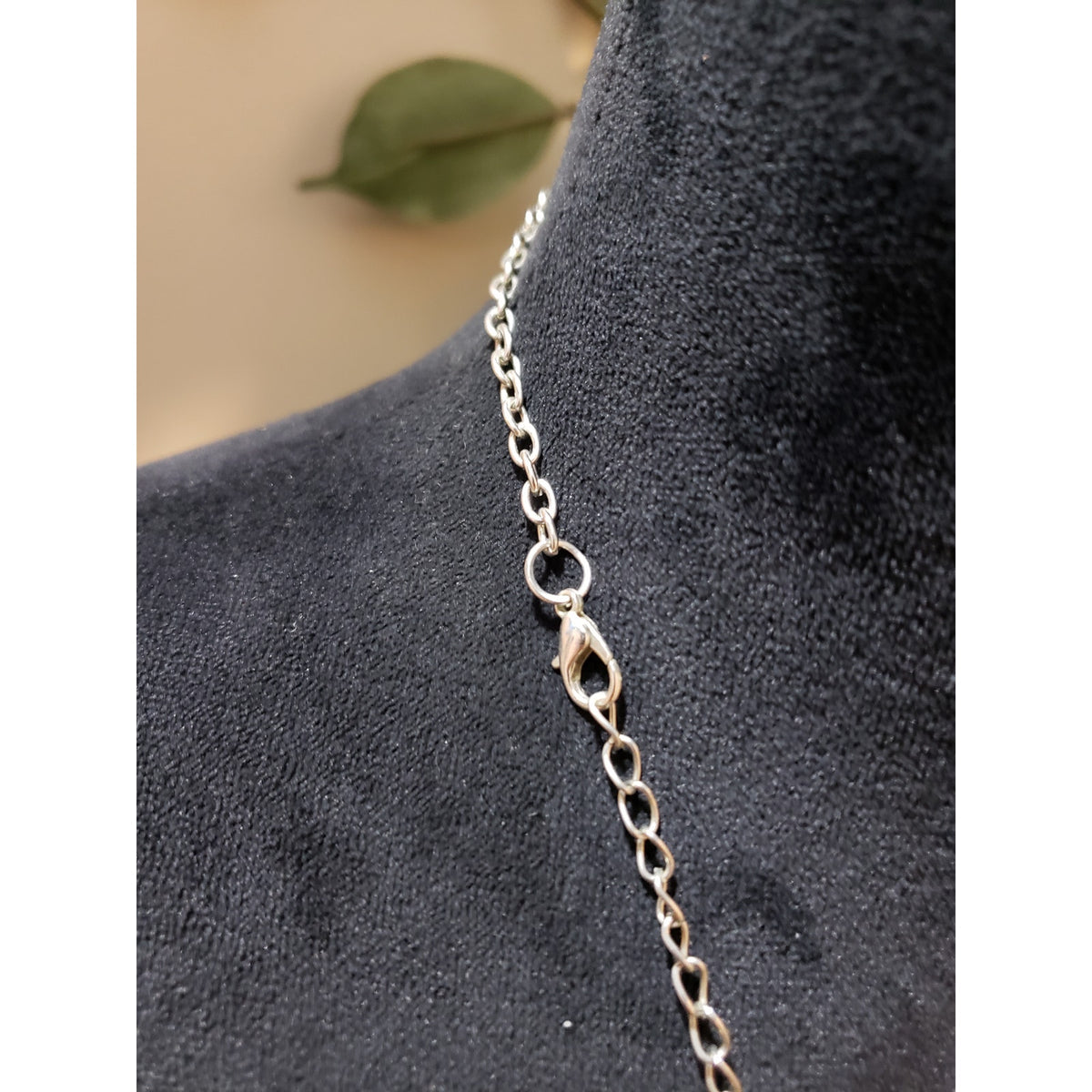 Womens Fashion Silver Tone Blue Rhinestone Substantial Roses Pendant Necklace