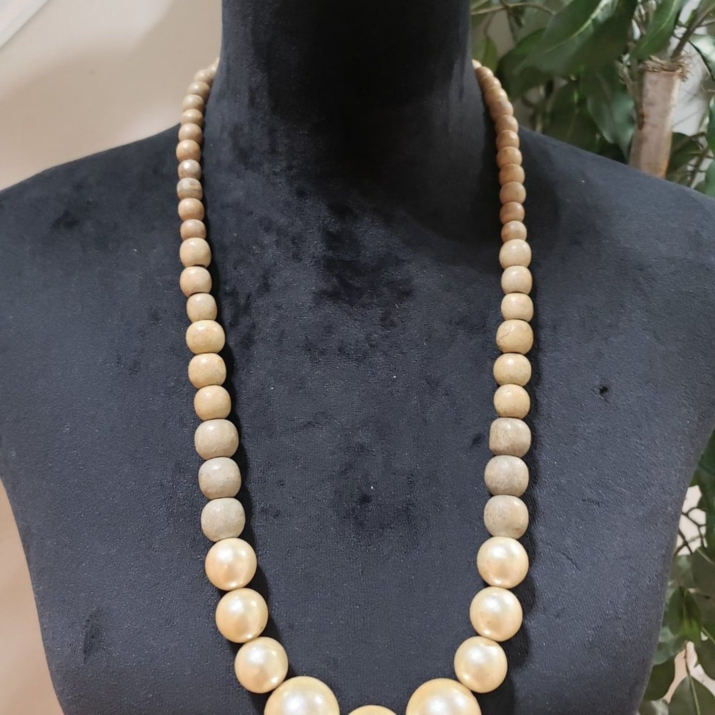 Women Fashion Gold Plastic & Wood Beaded 1 Layer Collar Necklace Lobster Clasp