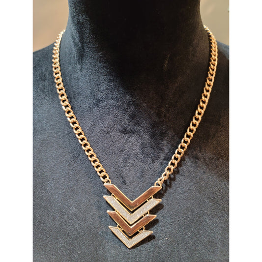 XOXO Women's Elegant Gold Chain Necklace with XOXO Charm Stylish Fashion Jewelry