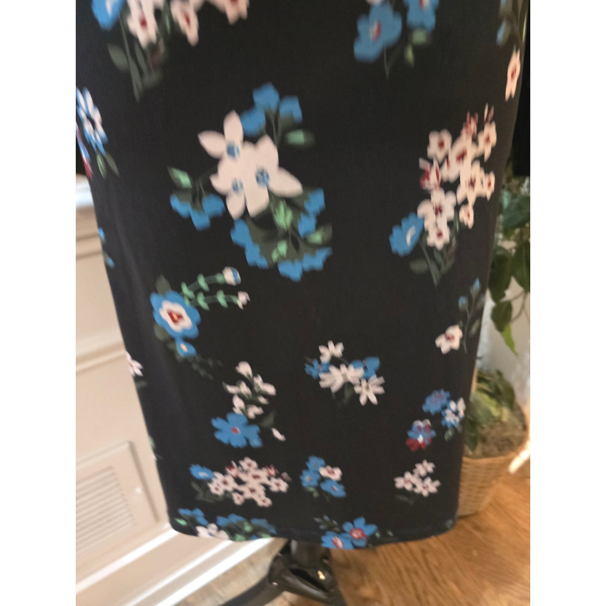 Floral Dress Women's Size 2XL Black Blue UPF 50 Long Sleeves V Neck With Pockets