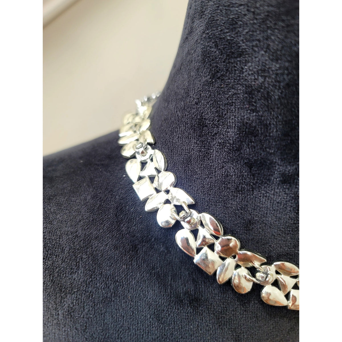 Women Silver Tone Leaf Link Choker Necklace Elegant Statement Fashion Jewelry