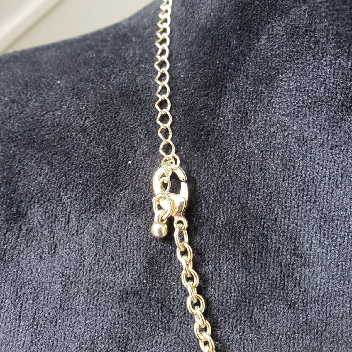 Womens Fashion Black Stone Gold Tone Chain Necklace Jewelry with Lobster Clasp