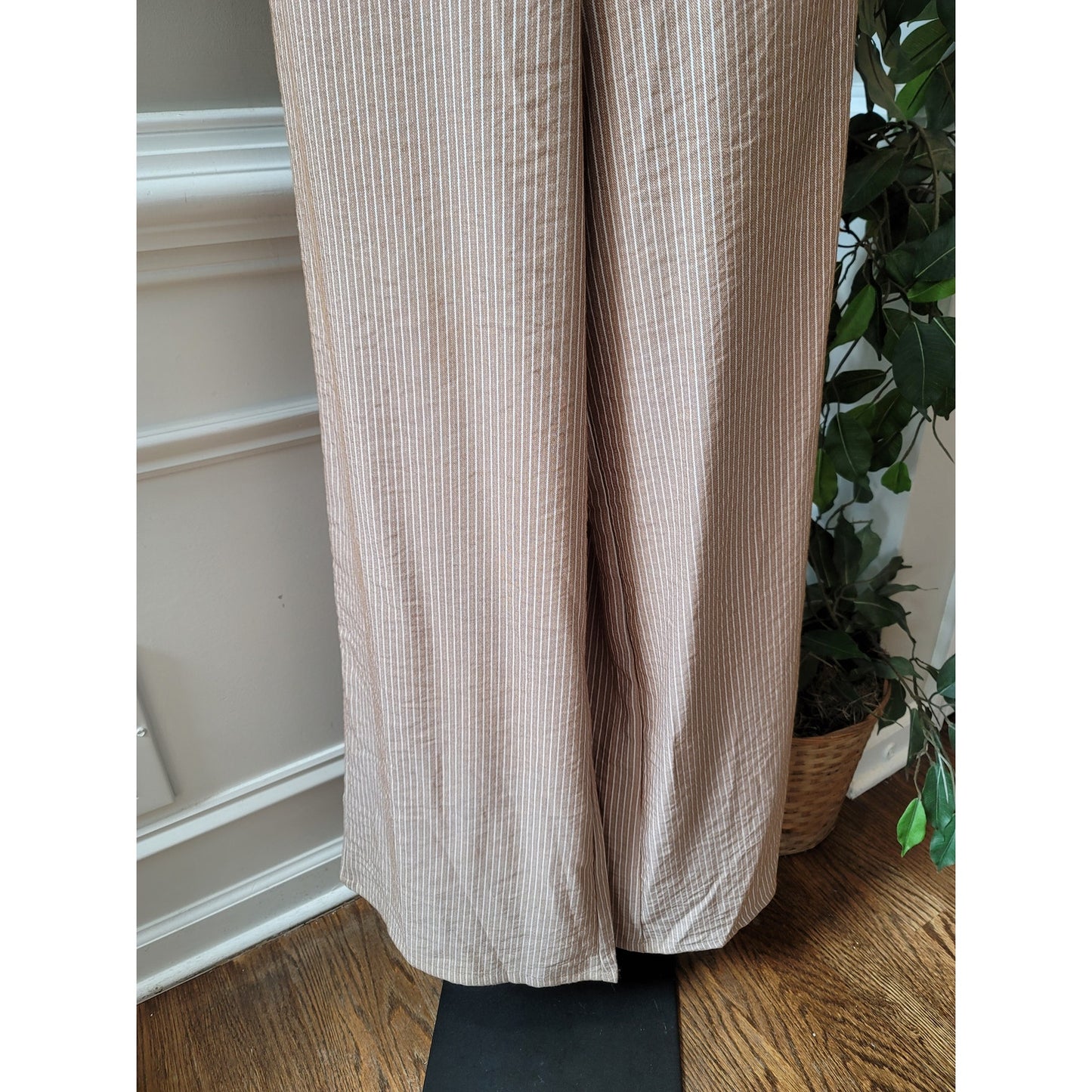 The Room Jumpsuit Women Medium Beige White Striped Cutout Wide Leg Sleeveless