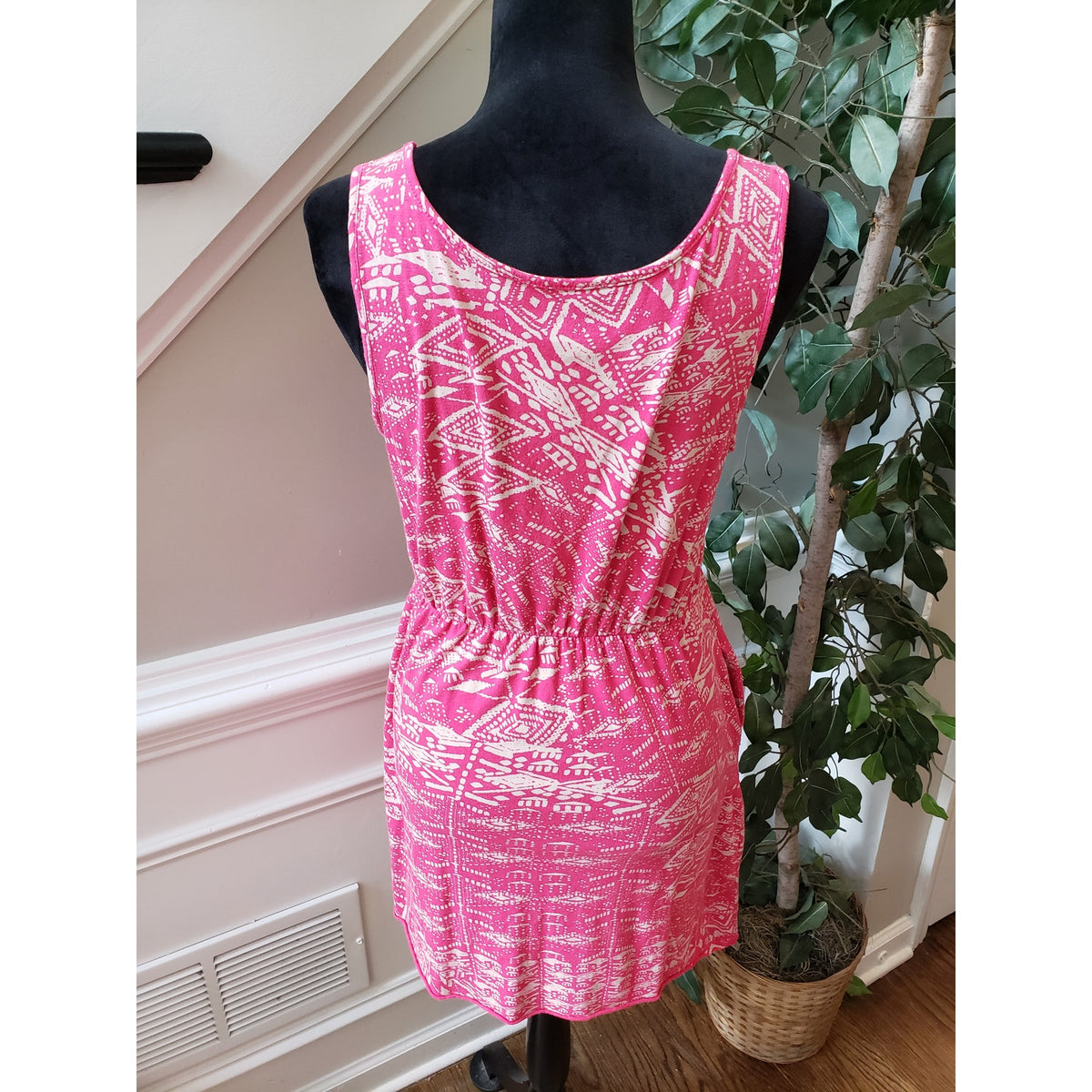 Sonoma Knee Length Dress Women's Medium Pink Round Neck Sleeveless Cinch Waist