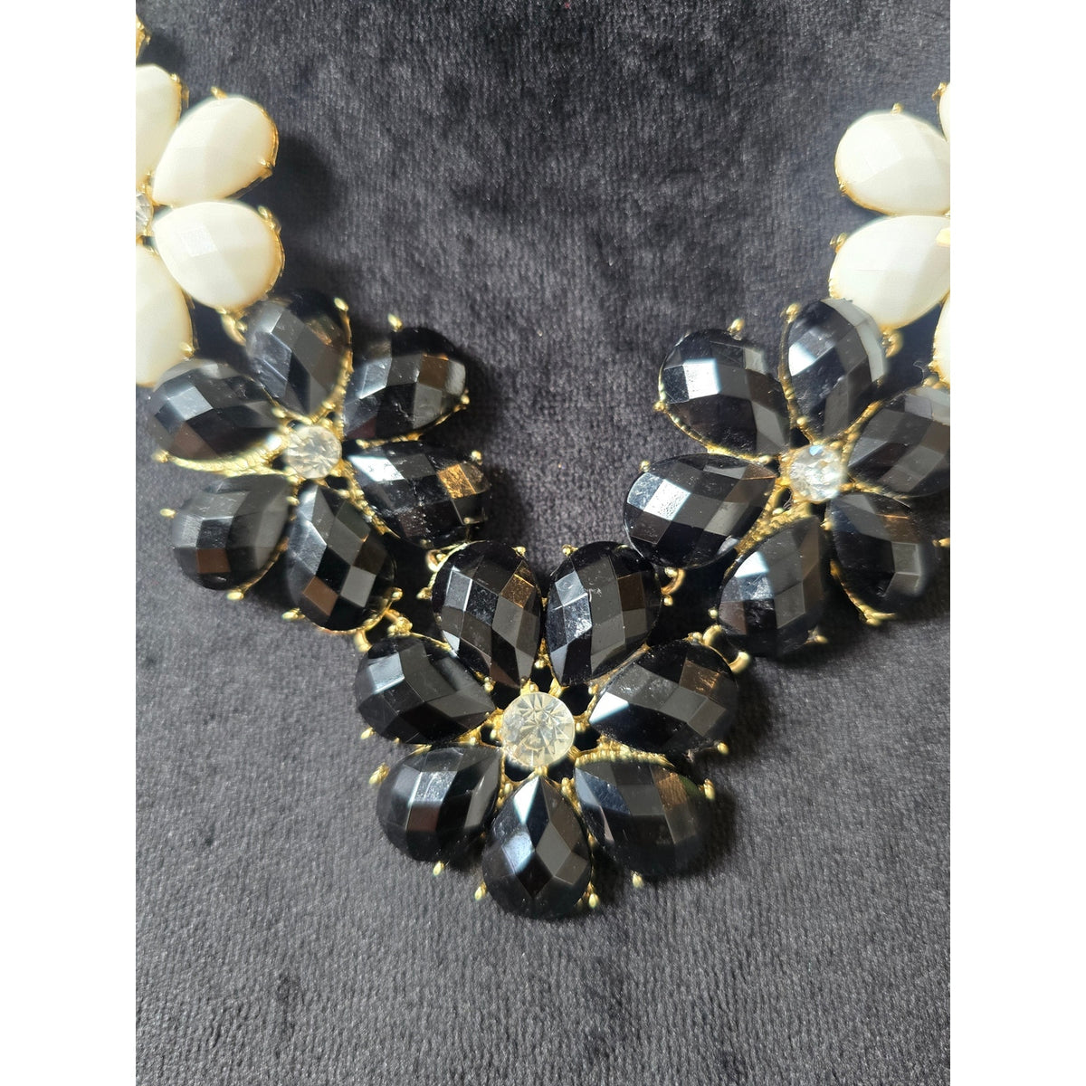 Black White Floral Flower Crystal Rhinestone Gold Tone Bib Necklace