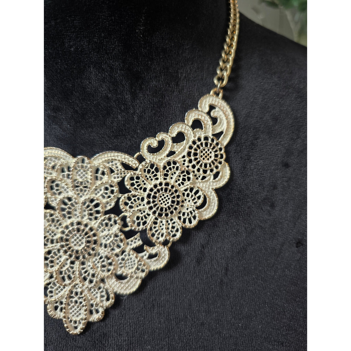 Gold Tone Intricate Filigree Floral Lace Design Ornate Bib Necklace