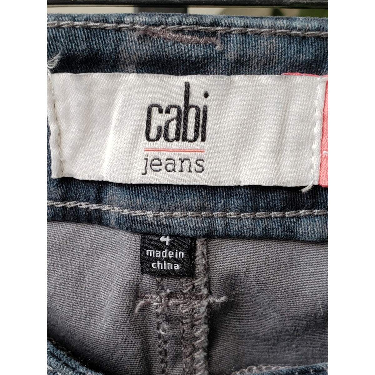 Cabi Jeans Womens Size 4 Blue Denim Cotton Regular Fit Flat Front Straight Leg