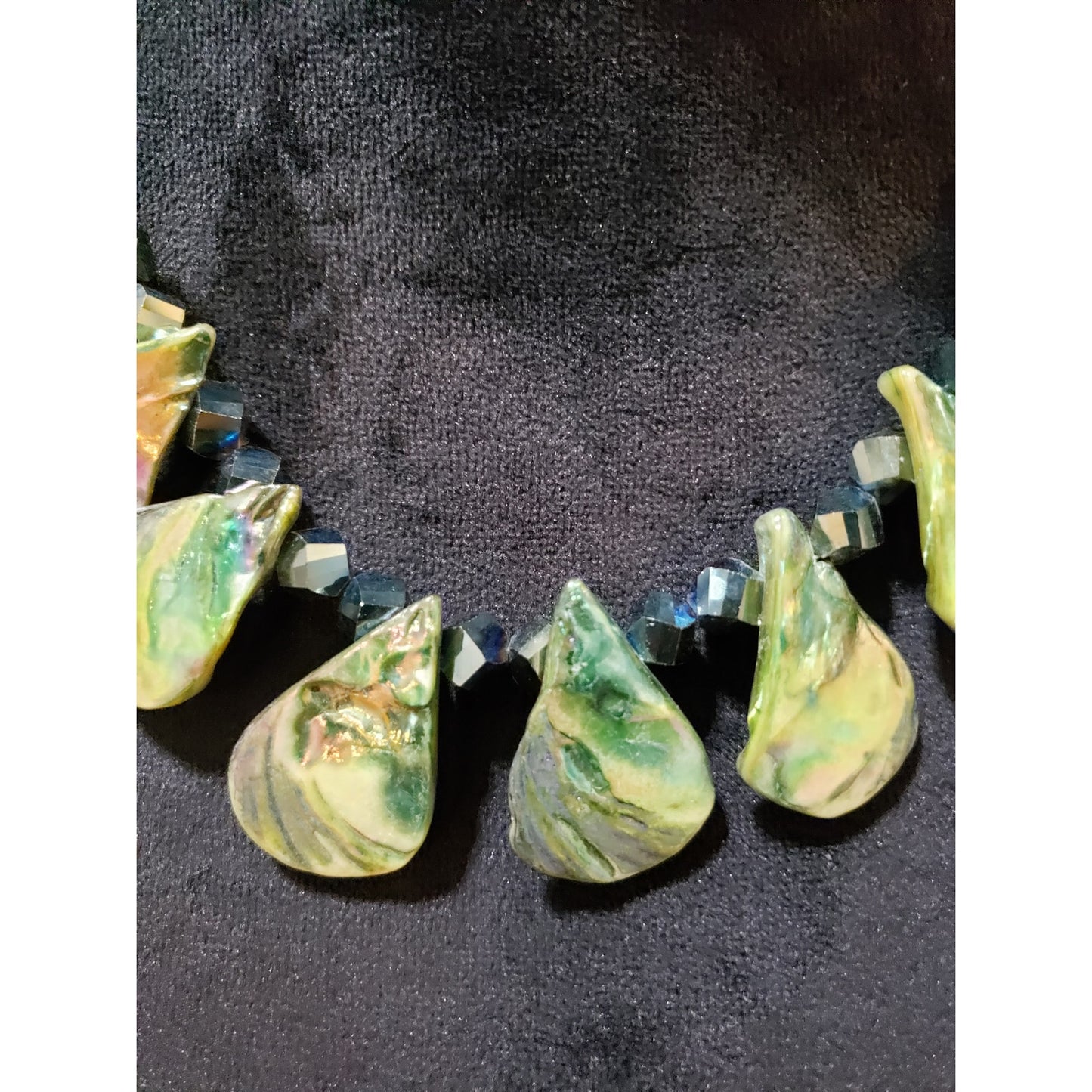 Womens Fashion Natural Irregular Moss Agate Stones Necklace with Toggle Clasp