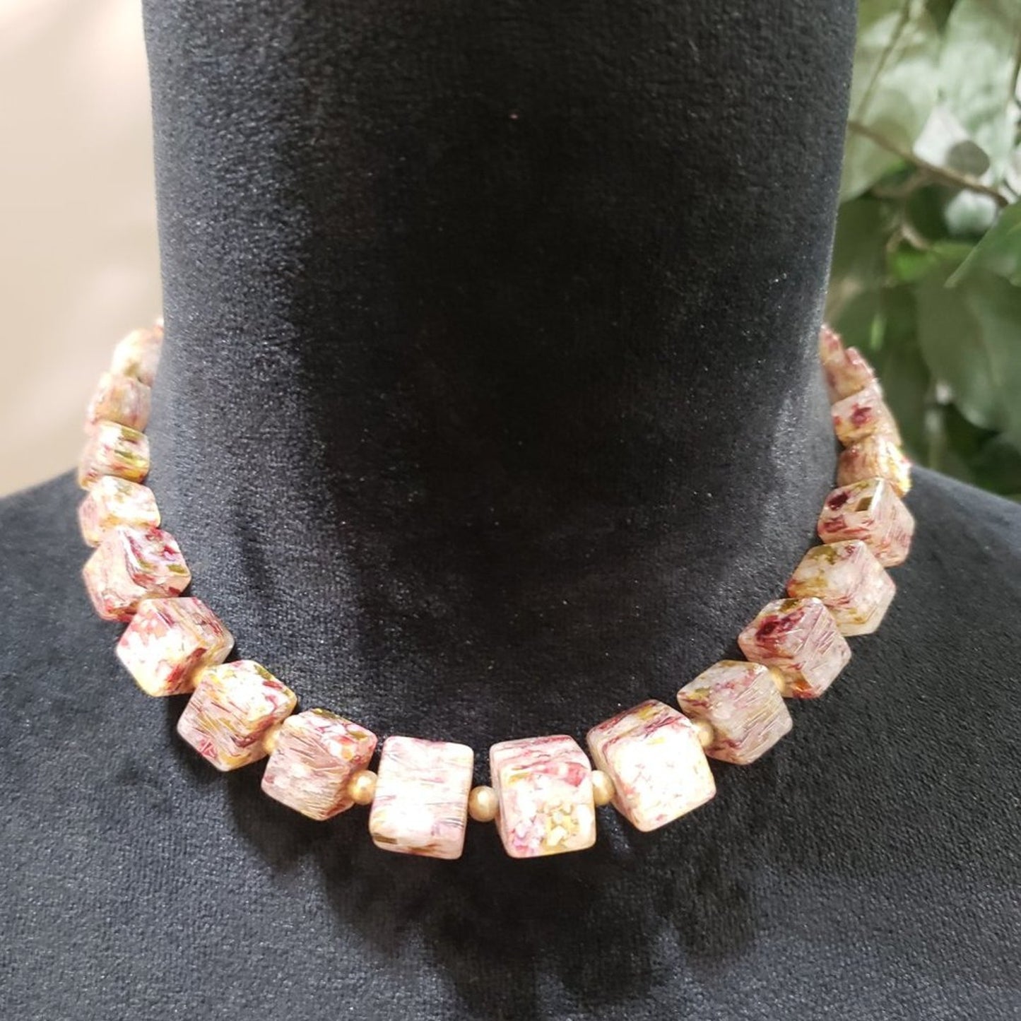 Womens Fashion Elegant Pink Cubes Charm Beaded Choker Necklace w/ Hook & Eye