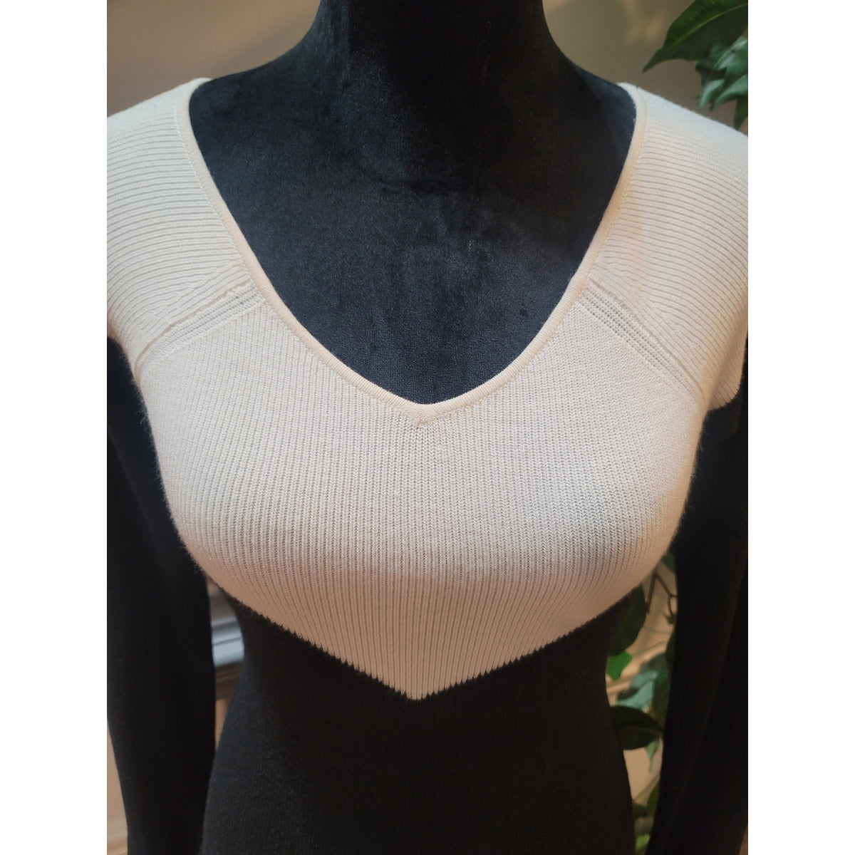 Ann Taylor Skater Sweater Women's Small White/Black Colorblock Ribbed Bell Cuff
