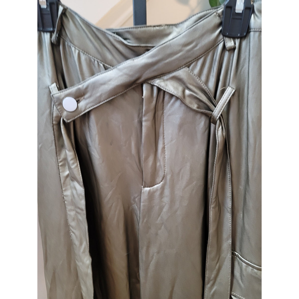 Shein Joggers Pant Women's Medium Olive Green Metallic Asymmetric Tie Waist