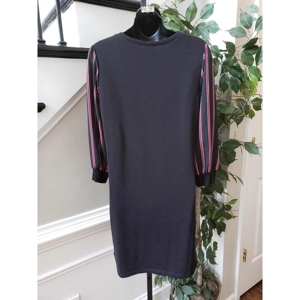 Luxology Knee Length Shift Dress Womens Small Black Striped Cotton Round Neck
