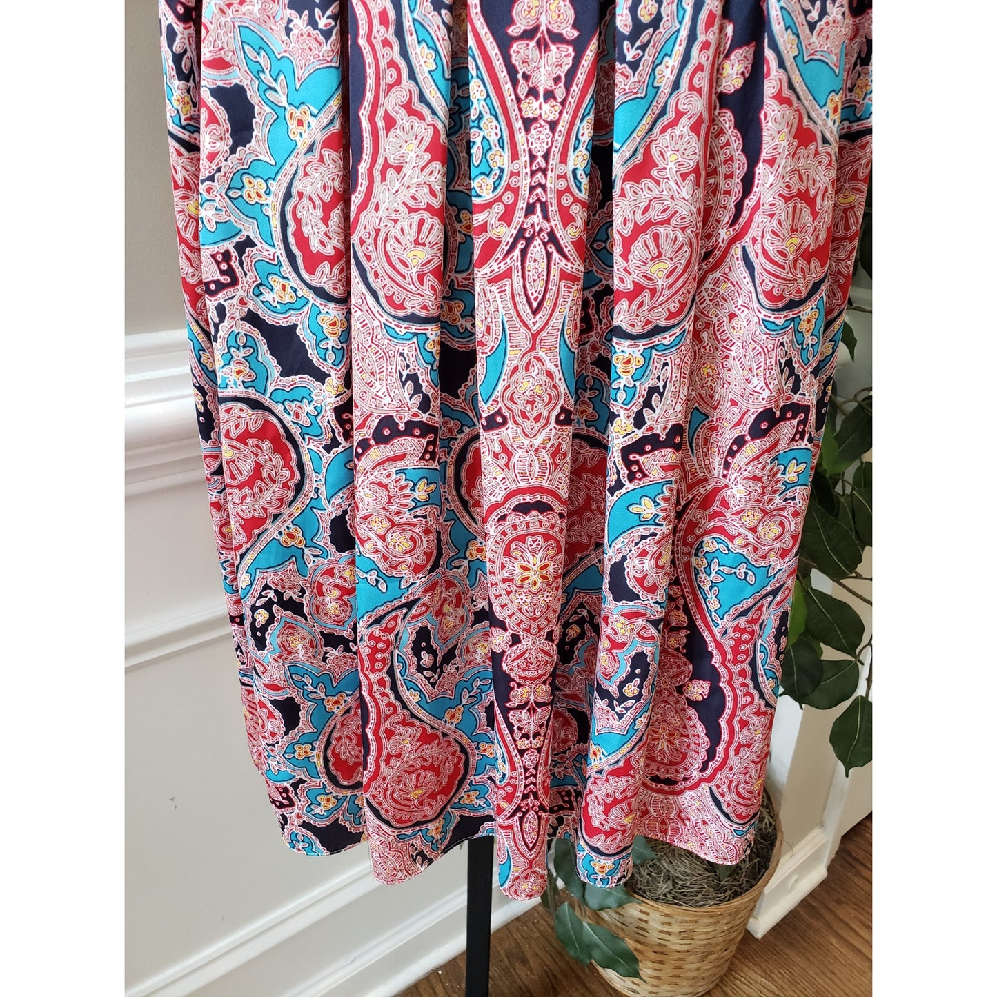 Jones New York Fit & Flare Dress Women 4 Multi Paisley Pleated Sleeveless V-Neck