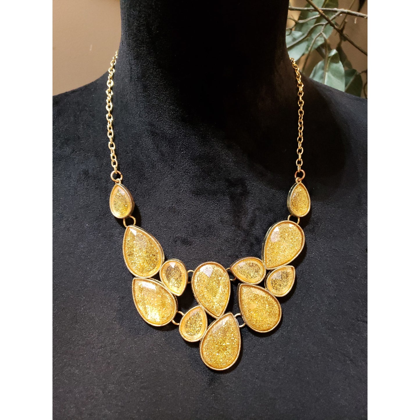 Women Fashion Gold Tone Shimary Art Glass Bezel Rimed Teardrops Bib Necklace