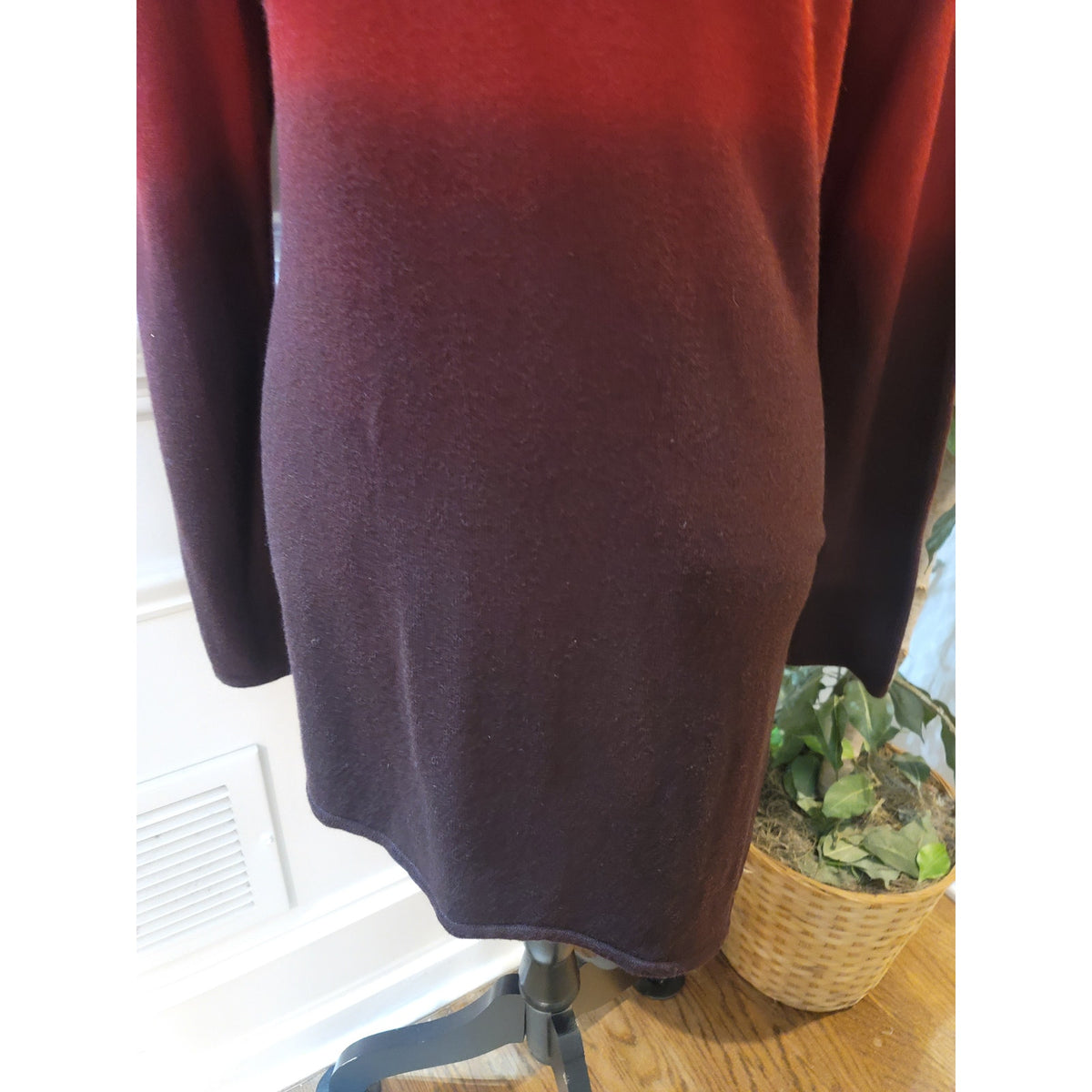 The Limited Tunic Sweater Women's Medium Red/Burgundy Ombre Asymmetrical Hem
