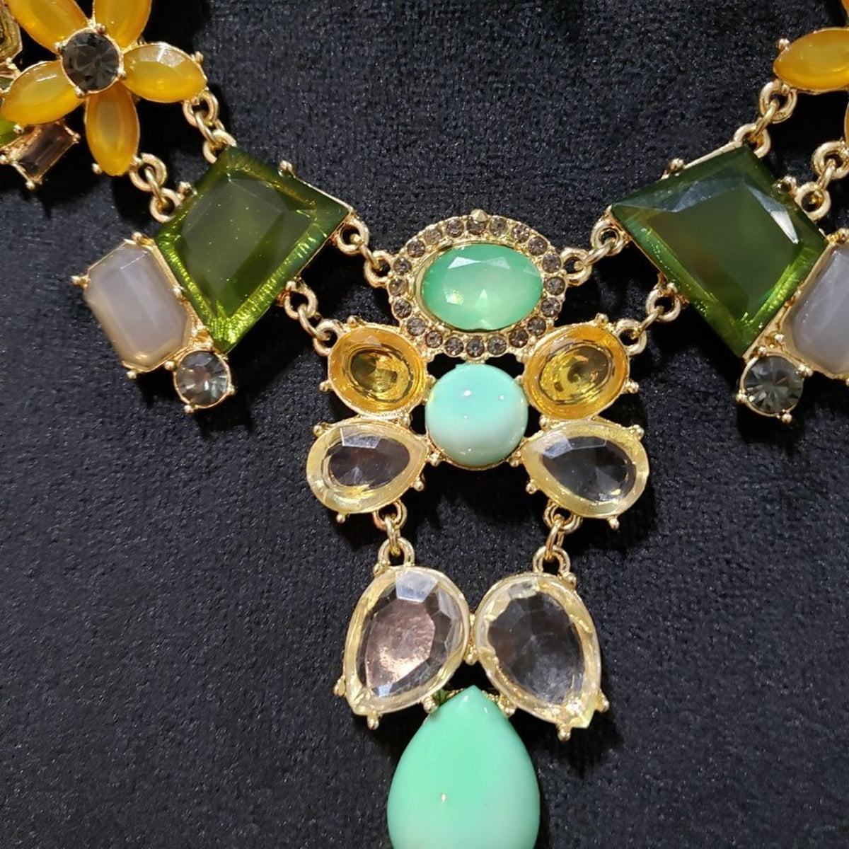 Women Fashion Glass Jeweled Green Yellow Rhinestones  Necklace w/ Lobster Clasp