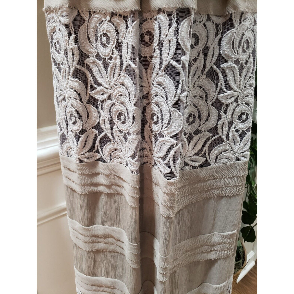 BCBGMAXAZRIA Women Beige Floral Lace Chiffon Off The Shoulder Long Maxi Dress XS